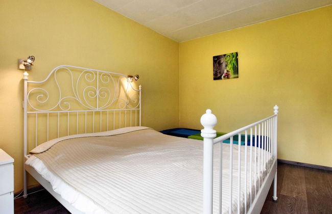 Charming Holiday Home in Gouvy with Hot Tub - Photo 6