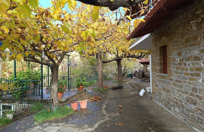 Secluded Holiday Home in Kalavrouza With Mountain Views,bbq - Foto 15