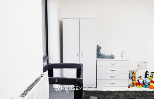 Modern Beautiful 5 bed -Sleeps 13 - Free Parking - Foto 24