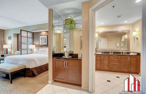 MGM Signature-32-607 F1 Track & Strip View Balcony - Foto 14