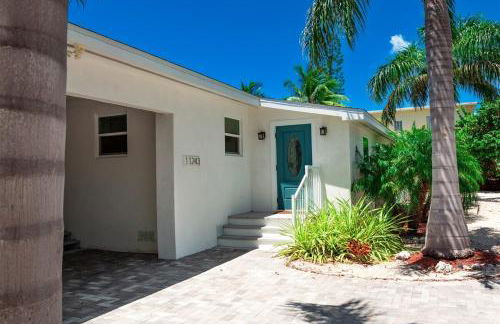 Sea Glass Dreams - Waterfront Pool Home, Mini Golf, Game Room, 110' Dock - Foto 58