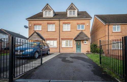 Family-Friendly 4-Bedroom House in Moston with Parking and Garden - Foto 31