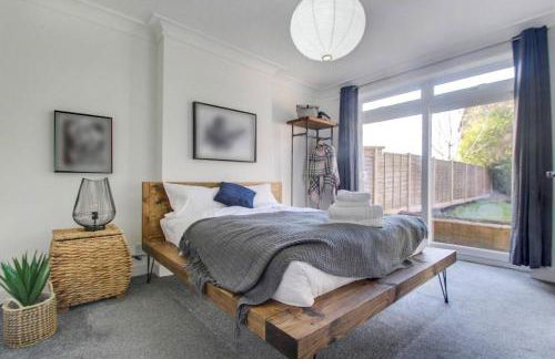 West Midlands-Contractor-Long stay-parking-4 beds - Foto 2