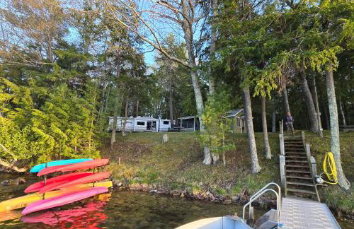 Lakefront! Twin Birch Resort - The Loon - Foto 10