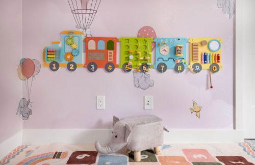 Modern 4BR Family Oasis - Treehouse Bunk &Game Room - Foto 6