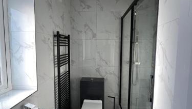 Brand New, Immaculate 3 Bed 3 Shower room House - Foto 3