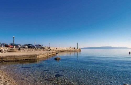 Comfy And Warm Ap With Balcony Surrounded With Beautiful Nature - Foto 17