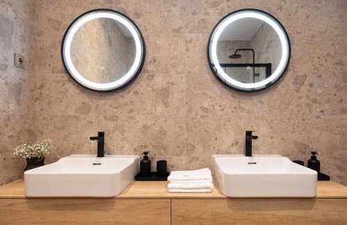 Luxury Villa Dolac near Split, airport, complete privacy, infinity heated pool - Photo 45