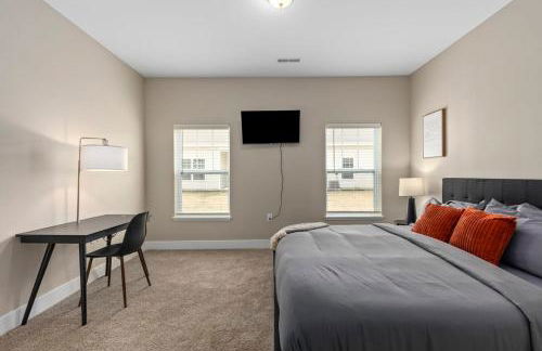 Modern 2BR 2BA New Build Condo with Garage & Patio - Foto 11