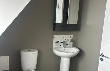 Trowel and Hammer Flat 1 - Foto 2