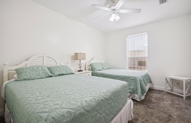 Just Beachy - 5 Bedroom Beach Front Home! Sleeps 20 Home by RedAwning - Foto 2