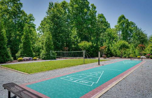 Hot Tub, Game Room! Group-Friendly Nebo Cabin - Photo 44