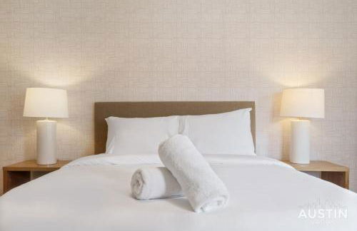 Elegant Escape Gourmet Kitchen and Outdoor Living - Foto 27