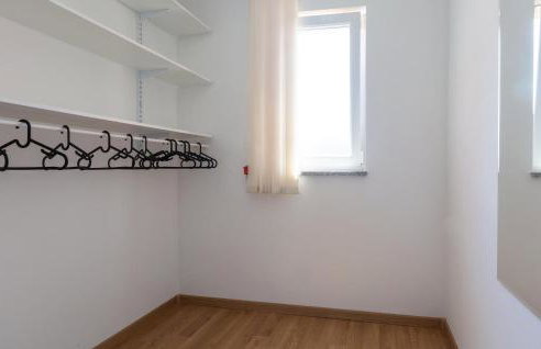 2 Bedroom Gorgeous Apartment In Umag - Foto 16