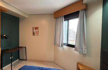 Flat ótima localização com vaga - Foto 7