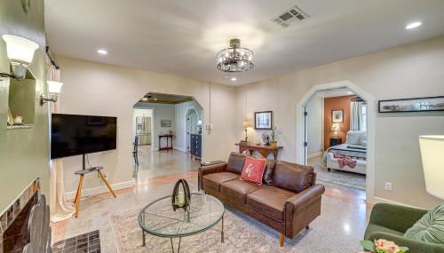 Less Than 9 Mi to Dtwn Tulsa Lovely Home with Yard and Deck! - Foto 4