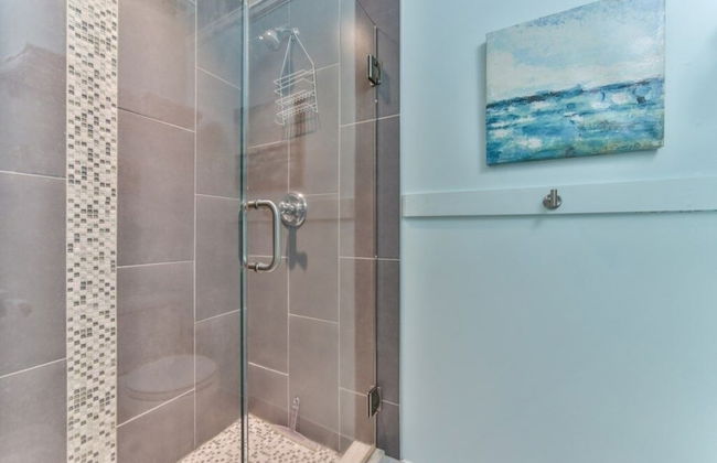 Amazing Pet Friendly 3 Bed House - Heated Pool 3 Bedroom Home by RedAwning - Foto 22