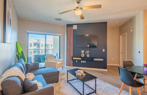 Bright 1BR Uptown Biltmore Gym Pool Parking WD - Foto 29