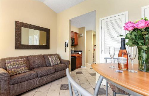 Lake Views at The Shores Great Location - Foto 7