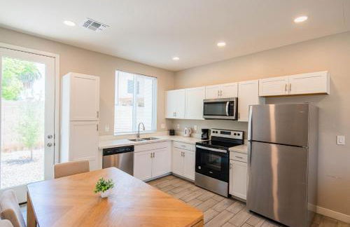 Serene 2BR Home with Premium Beds - Foto 52