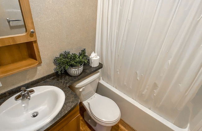 Falcon Cottages - Photo 35