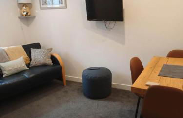 2 bedrooms sleeps 4 free wifi parking outdoor area - Foto 7