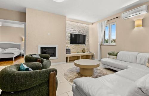 Holiday Home Romantische Villa mit Meerblick- Pool und Jacuzz by Interhome - Foto 15