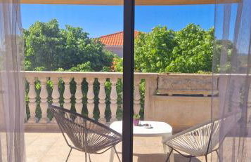 Gabriella House - Photo 12