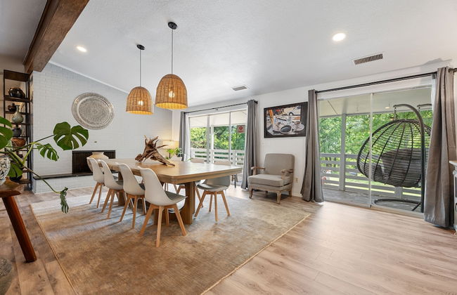 5BR Relaxation Haven Hot Tub Pool Table Fun M - Foto 18