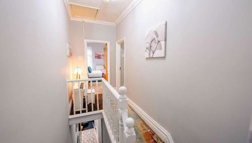 3BR 2Bath Home with Hot Tub Games Room By Stadium with Fast WiFi & Free Parking - Foto 4