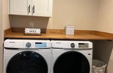 NC Mountain Fall Hiking Biking Waterfall Retreat Minutes to Brevard & Hendersonville - Foto 27