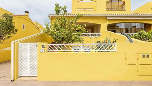 Family-Friendly Beach House ideal for Holidays & Workers at Beach Sagunto Valencia - Foto 1
