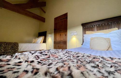 Cosy 2 bedroom apartment, terrace with Hot Tub 8am - 10pm plus private daily use of indoor pool and sauna 1 hour - Photo 13