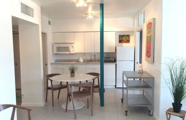 Modern Downtown Condo - Photo 8