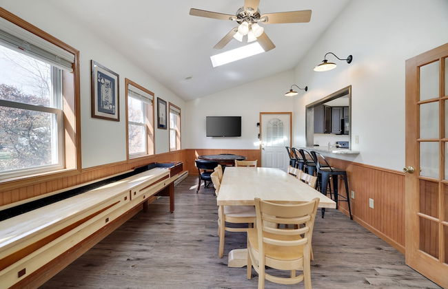 Sycamore Cove by Avantstay Hot Tub Game Rooms - Photo 15