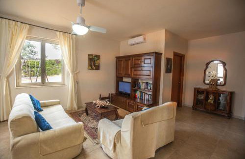 Villa Gioiosa Vacation in Sicily a child friendly villa with private fenced pool & hydro-massage - Foto 51