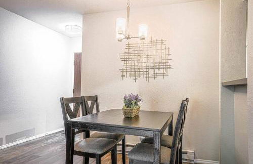 Modern Microsoft Redmond Campus Condo with Balcony - Foto 8