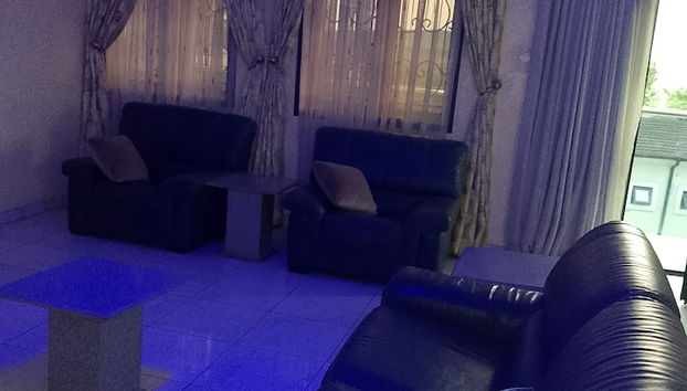 Checkers Suit and Apartment - Foto 3, Zona de estar