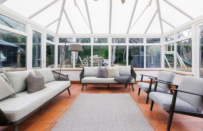 Stylish 4 Bed Home Close to Beach - Foto 11