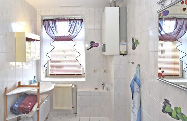 Spacious Apartment in Ballenstedt Harz near Lake - Photo 15