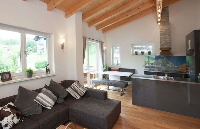 Stunning Holiday Home With Balcony, Ski Storage, Parking - Photo 11