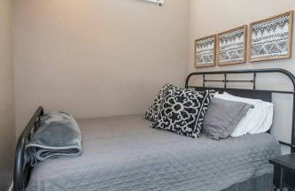 Soul Sister- Creek View, WiFi, Firepit, WiFi, Hiking, 4 mins to Natural Bridge - Foto 19