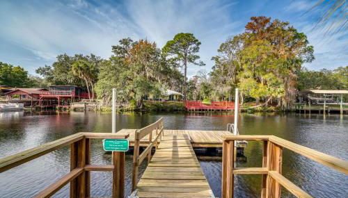 Riverfront Fishers Paradise in Florida with Dock! - Foto 2