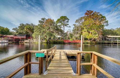 Riverfront Fishers Paradise in Florida with Dock! - Foto 2