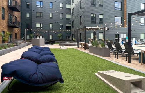 Boho-Luxe Studio - Pink Accents & Mountain Calm - Foto 16