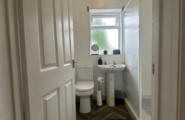 Beautiful Bungalow Awaits Your Short Term Stay - Foto 13