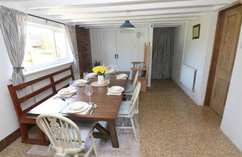 Llanwern Farm - Photo 10