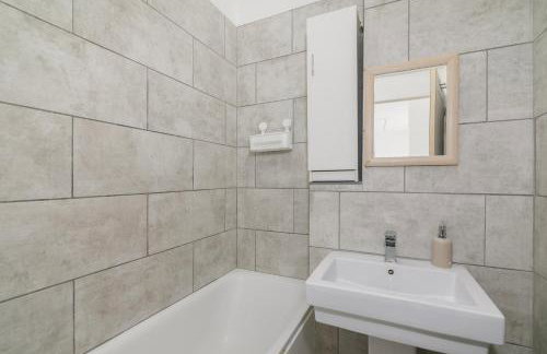 Modern Retreat - 3 Beds - Parking - Wifi - 15 mins to tube - Foto 12