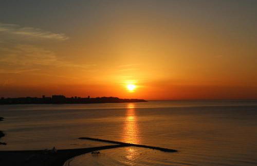 Stunning Sea View - Photo 11