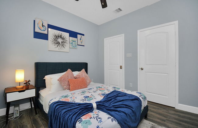 Cozy Retreat Near NRG Stadium, Free parking, Wi Fi - Foto 12